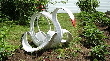 Красив декор за вашата градина: лебеди от автомобилни гуми