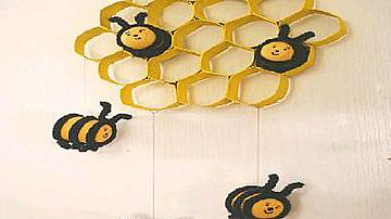 Пчелна пита с пчелички за детската стая