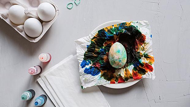Как се  боядисват великденски яйца със салфетки - стъпка по стъпка 